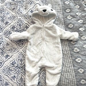 NWOT baby polar bear outfit! Super warm and adorable!